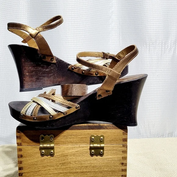 NOMI Y2K Wood & Metallic Wedge Slingback Sandal Gold/Silver/Bronze (8.5M) - Picture 5 of 8
